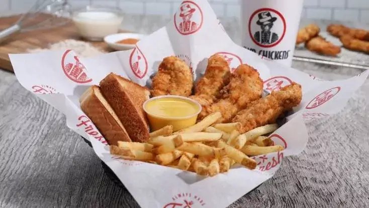 gà siêu đá cựa là giống gà gì