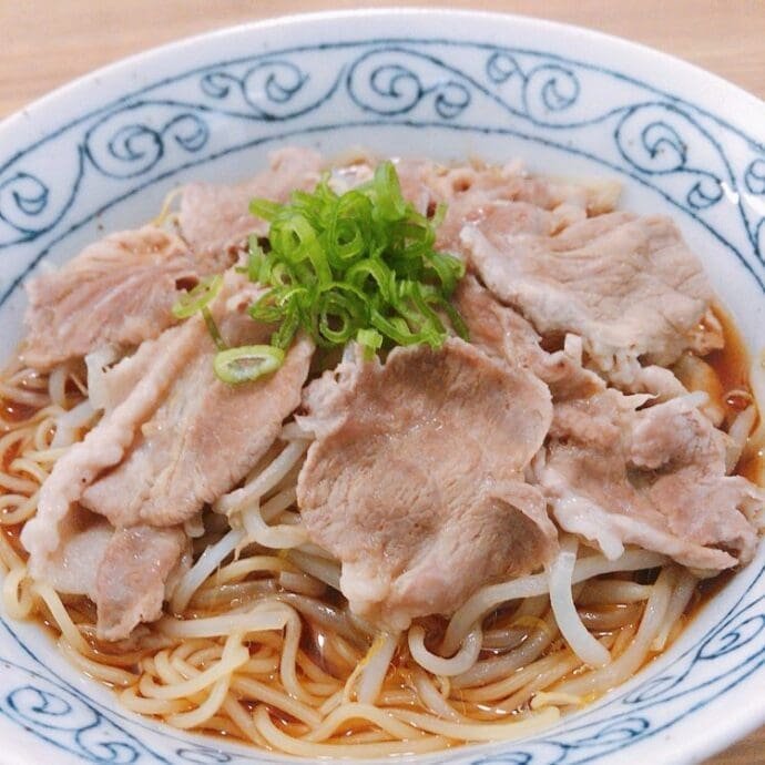 coi gà tre đá bên thomo coi gà tre đá bên thomo